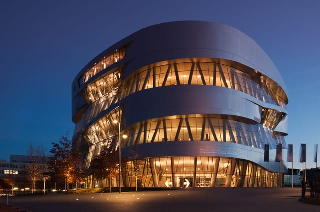 Mercedes-Benz Museum Stuttgart — Ausflugsziel Nordschwarzwald