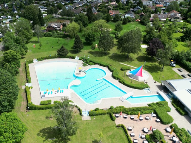 Wellenbad Schellbronn — Ausflugsziel Nordschwarzwald