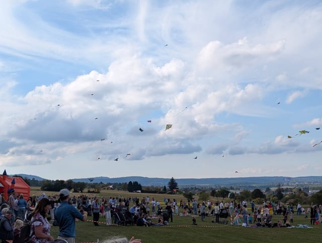 Familiendrachenfest Schwanner Warte — Ausflugsziel Nordschwarzwald